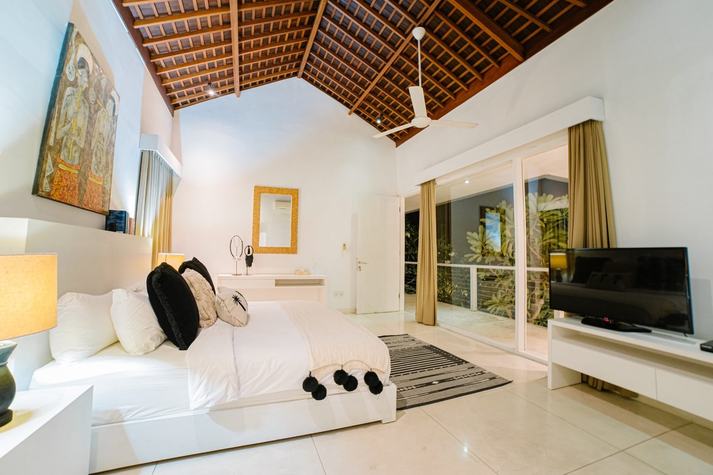 King Suite &mdash; Balinese Ceiling