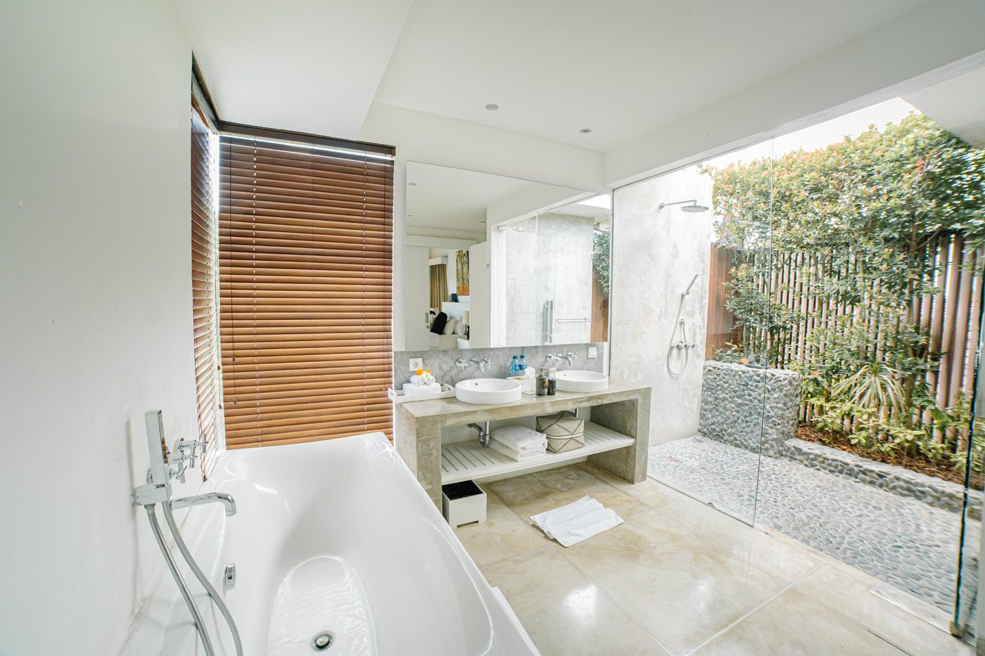 Ensuite &mdash; Outdoor Shower