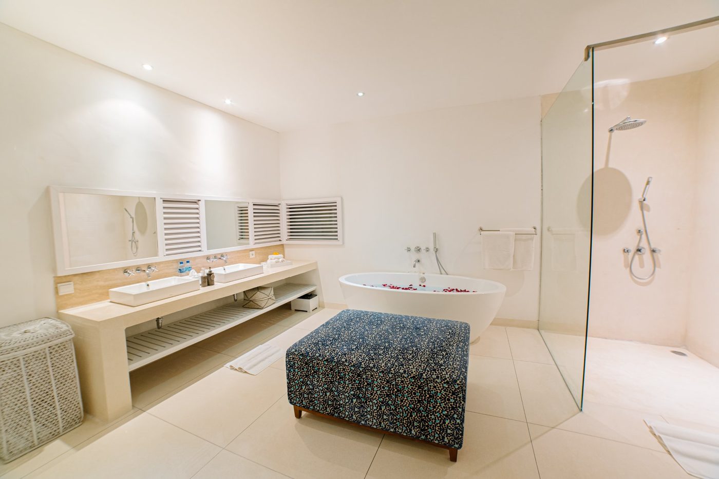 Ensuite &mdash; Rain Shower